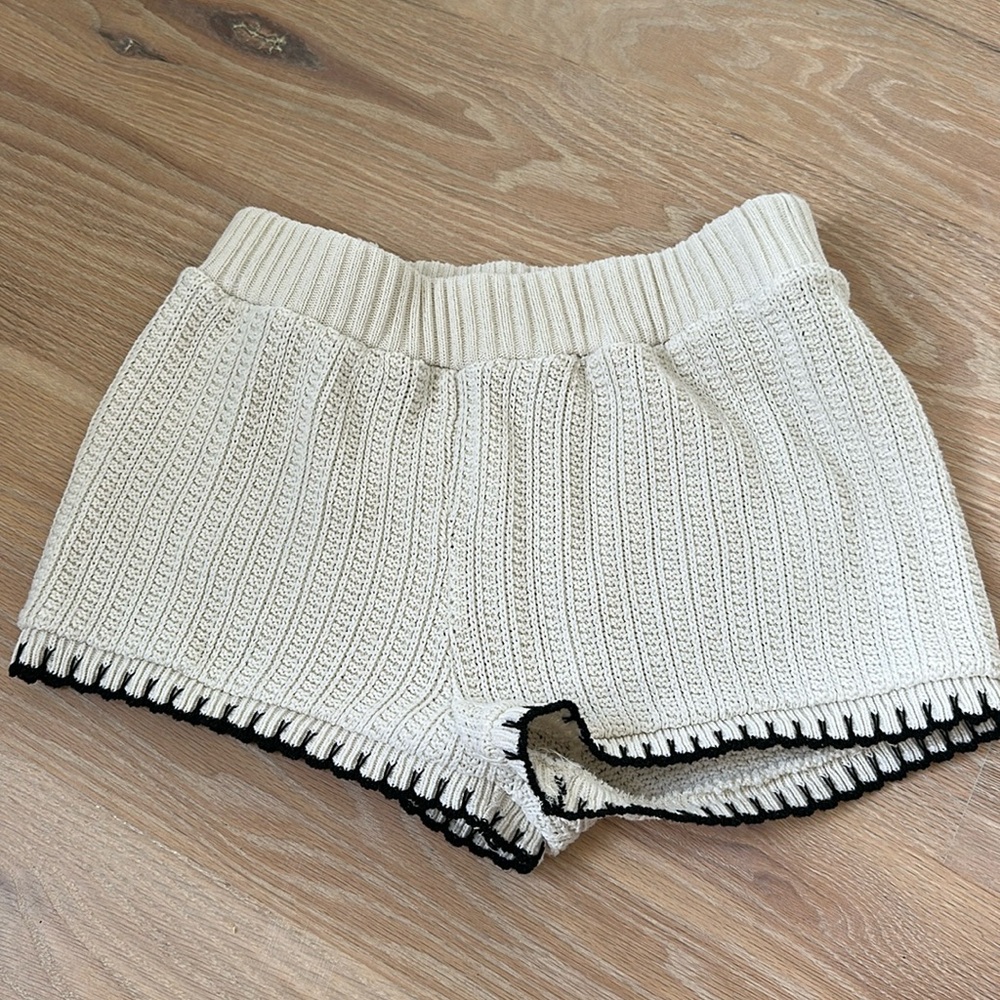 Zara Cream Crochet Knit Pull On Shorts